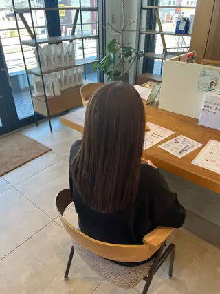 ロング カラー 坂口 友莉香のヘアスタイル