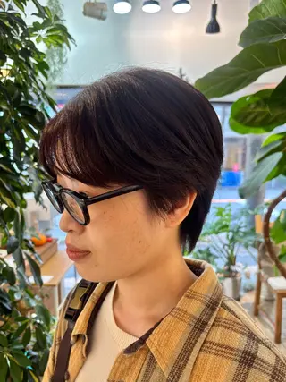 ショート カラー カネコ ナナミのヘアスタイル