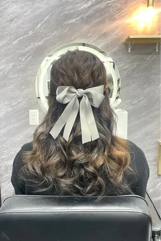 セミロング ヘアアレンジ エクステ🩵ブリーチ 韓国ヘア🩵KAEのヘアスタイル