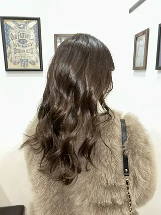 ロング カラー 嶋田 和花のヘアスタイル