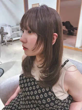 セミロング カラー 淡いまろみカラー🏹 beige🤎遥海のヘアスタイル