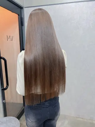 ロング カラー YUI ハイトーンカラーのヘアスタイル