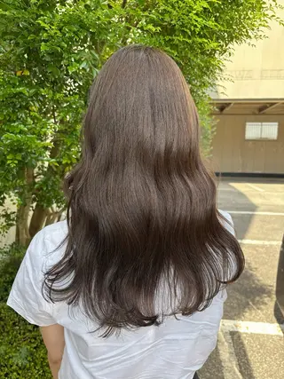 ロング 三國 栞音のヘアスタイル