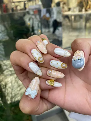 ネイル Shiori･:* 💫のネイルデザイン