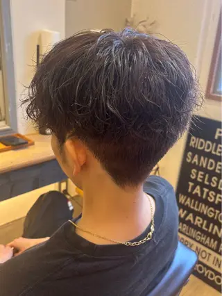 ショート カラー パーマ makoto⌇レイヤ ー⌇艶カラー🍒のヘアスタイル