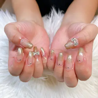 ネイル 根津 綾子のネイルデザイン