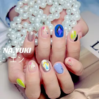 ネイル 🦋 Queenieのネイルデザイン