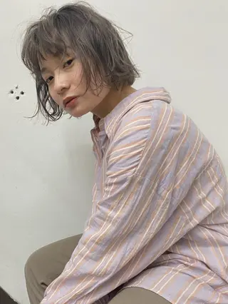 ショート カラー ヘアアレンジ ニュアンスヘア🌔 nanakoのヘアスタイル