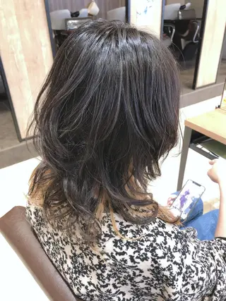 セミロング 安田 美由紀のヘアスタイル