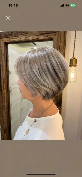 ショート カラー 深谷 真見のヘアスタイル