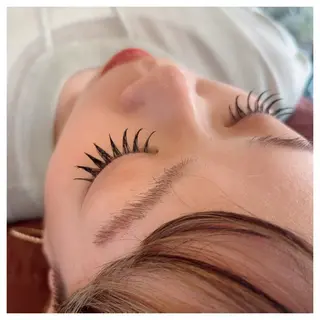 マツエク・マツパ Neoest Log ＋ bell所属・船曳 鈴菜のヘアスタイル