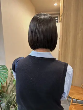 ミディアム レイヤー・カット モデル・透明感カラーのヘアスタイル