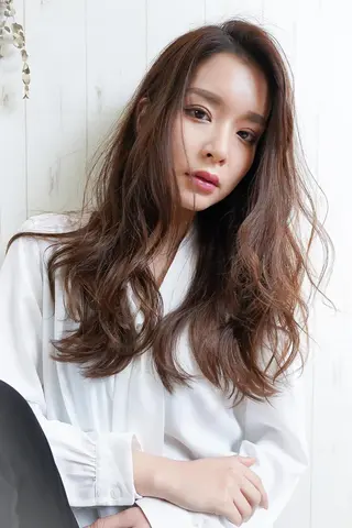 ミディアム ヘアールーム アートのヘアスタイル