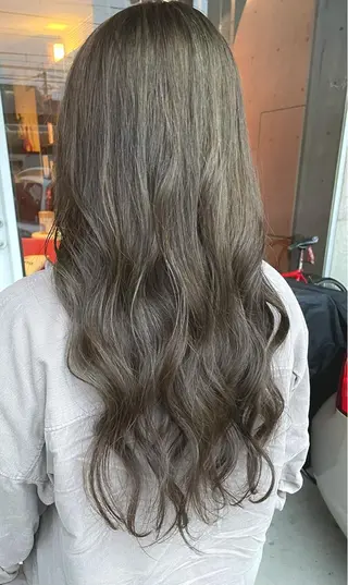 ロング カラー 日高 香織のヘアスタイル