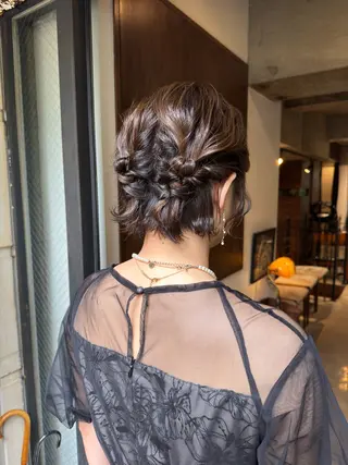 ミディアム ヘアアレンジ お呼ばれヘア✨️ Akari🧸🤍のヘアスタイル