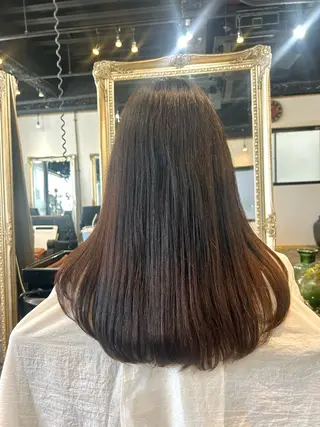 ロング Julia🖤 縮毛矯正🌬️🩵のヘアスタイル