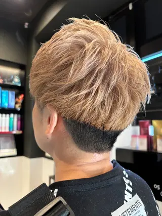 ショート カラー ブリーチ/ヘアケア/ 艶髪/イギチハルのヘアスタイル