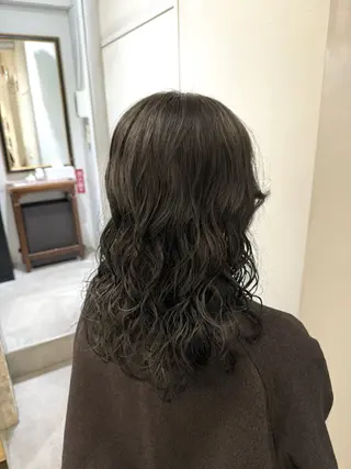ロング カラー 荻野宗一郎 /レイヤーカットのヘアスタイル