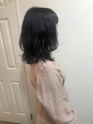 ミディアム カラー MIOベージュカラー 柔らかいカラーのヘアスタイル