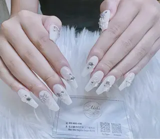 ネイル AKIKO ネイルサロンのネイルデザイン