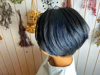 ショート カラー LILIS hair designのヘアスタイル
