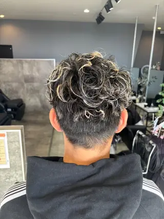 カラー パーマ メンズ ✂︎GLITTER ✂︎Yuu✂︎のヘアスタイル