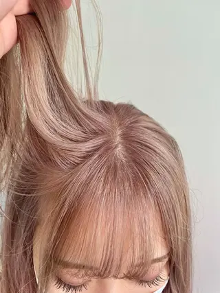 カラー 🎀ボブ＋ハイトーン シュカ👶🏻のヘアスタイル