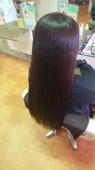 ロング カラー 山口 彩海のヘアスタイル