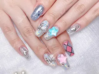 ネイル Queening 🦋のネイルデザイン