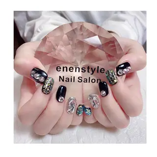 ショート ネイル 👑enen style👑のネイルデザイン