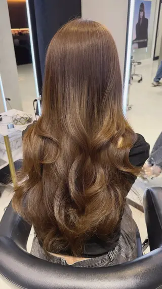ロング 𝑲𝑶𝑲𝑶🦋 暖色ワンホン🌹💋のヘアスタイル