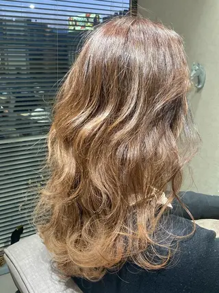 ロング カラー 浅野 順一のヘアスタイル