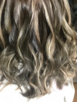 ミディアム 西村 雄二/エクステのヘアスタイル