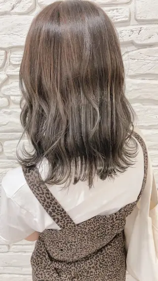 ミディアム 浅岡 のどかのヘアスタイル