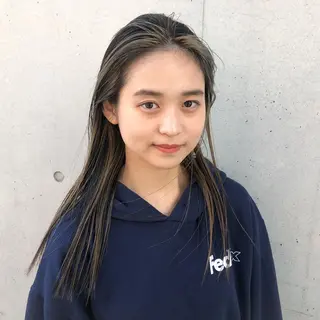 カラー 高橋 愛美のヘアスタイル