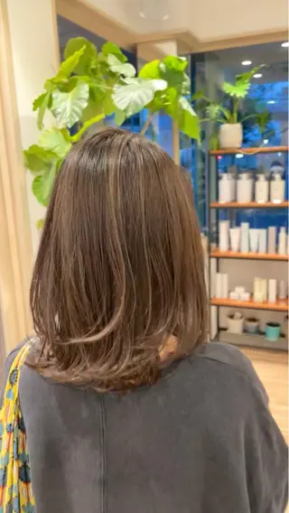 ミディアム カラー 白髪ぼかしハイライト 💫ミネ ヒロシのヘアスタイル