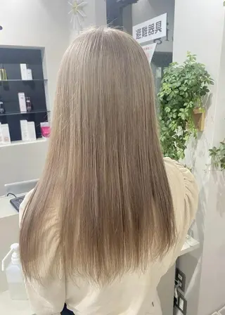 セミロング カラー ✨【公式】 juhl.横浜✨のヘアスタイル