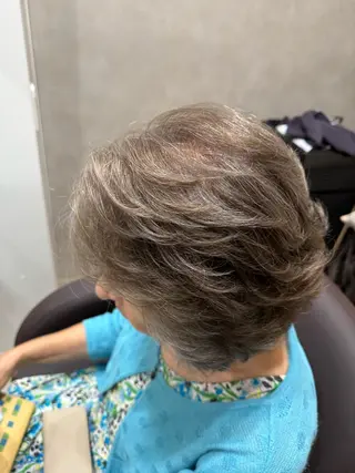 ショート ハイライト×レイヤー 🖤木津谷のヘアスタイル