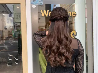 ロング カラー パーマ ヘアアレンジ メンズ キッズ ネイル マツエク・マツパ アイブロウ 🤍韓国風レイヤー/ 艶髪🤍鳥越美羽のヘアスタイル