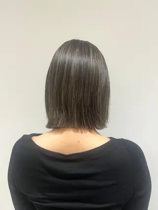 ショート カラー 透明感Color🩶 髪質改善 ユウナ🦋のヘアスタイル