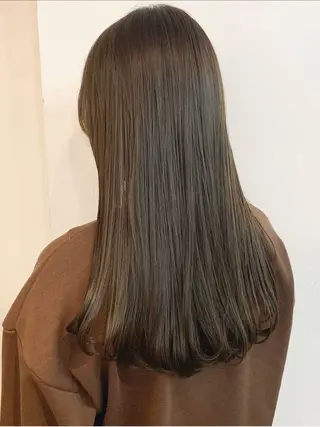 ロング カラー 透明感カラー 大人グレージュ有村のヘアスタイル