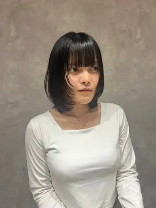 ミディアム Noa/レイヤー カット🩵パーマのヘアスタイル