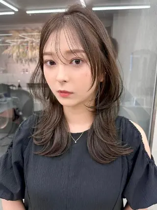 セミロング カラー Lond Roleのヘアスタイル