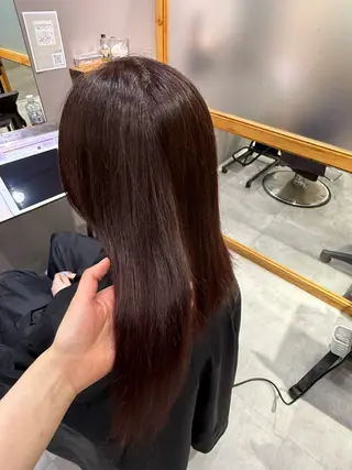 カラー チョウ シモのヘアスタイル
