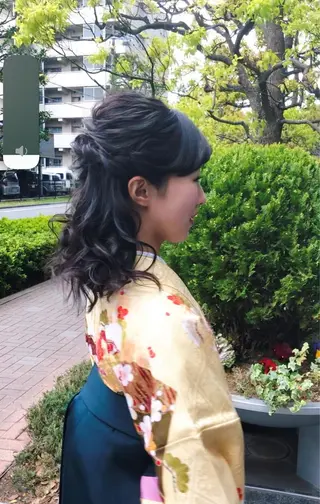 ミディアム laera 佐藤のヘアスタイル