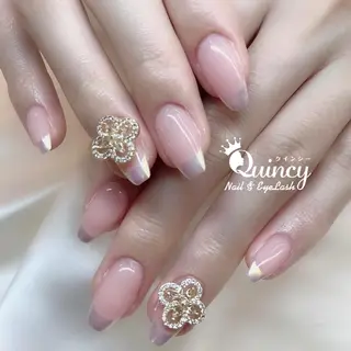 ネイル Quincy ネイル&アイラッシュのマツエク・マツパデザイン