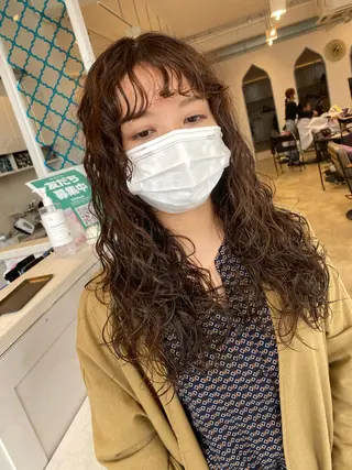 ロング パーマ 饒平名 知也のヘアスタイル