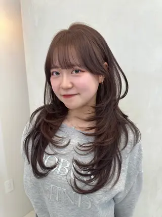 ロング カラー 韓国風レイヤーカラー ライムのヘアスタイル