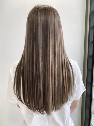 セミロング カラー パーマ ヘアアレンジ ハイトーン カラーのヘアスタイル
