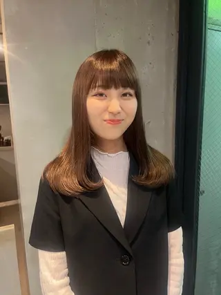 ロング カラー 岩間 ゆいこのヘアスタイル